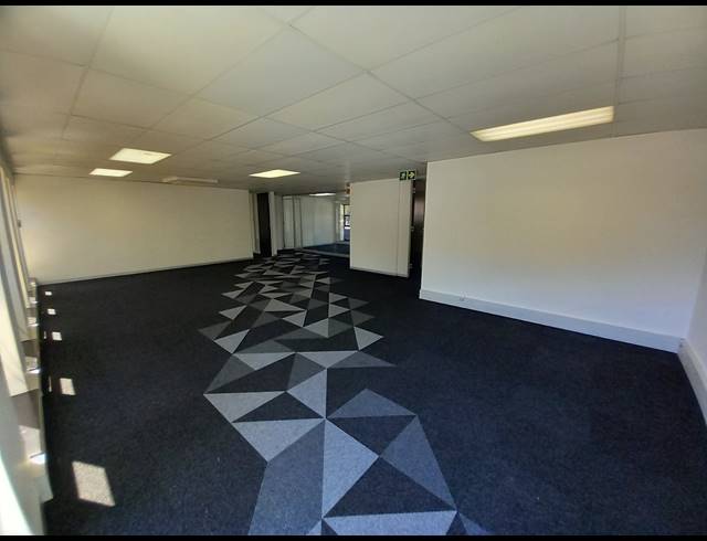 210M² OFFICE TO LET IN BRYANSTON